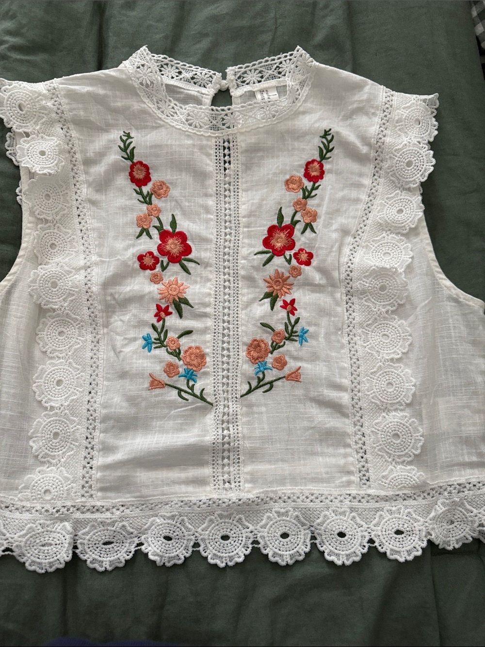 Source Unknown White Sleeveless Embroidered Lace-Trim Crop Top
